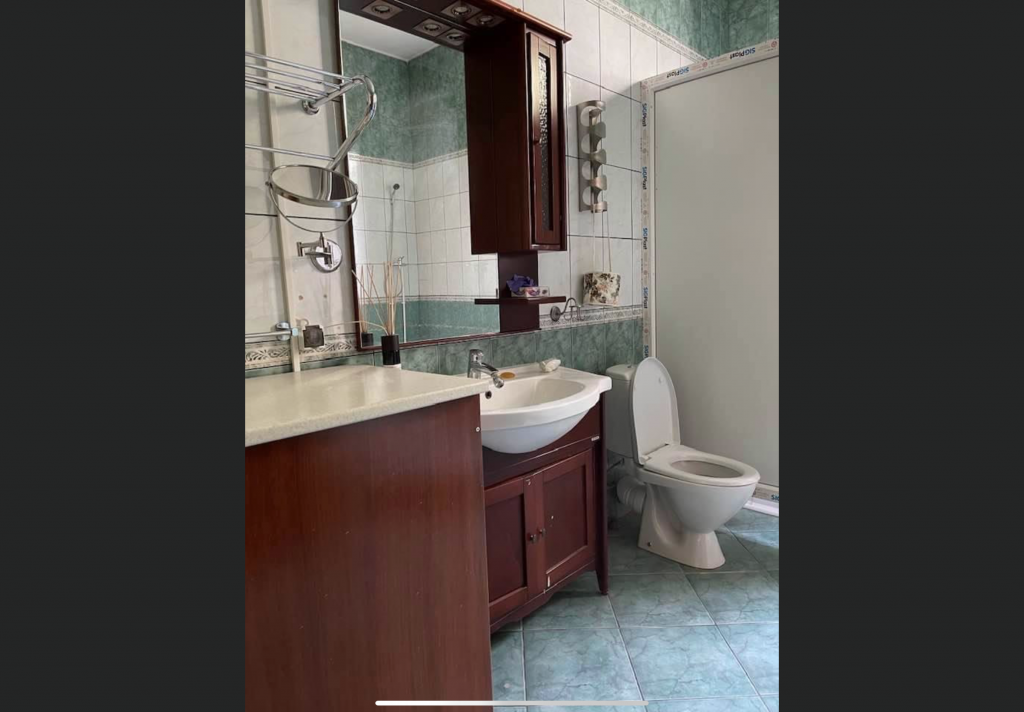 24C33D9D-36AF-45F4-A4A2-8B6A95A479DA