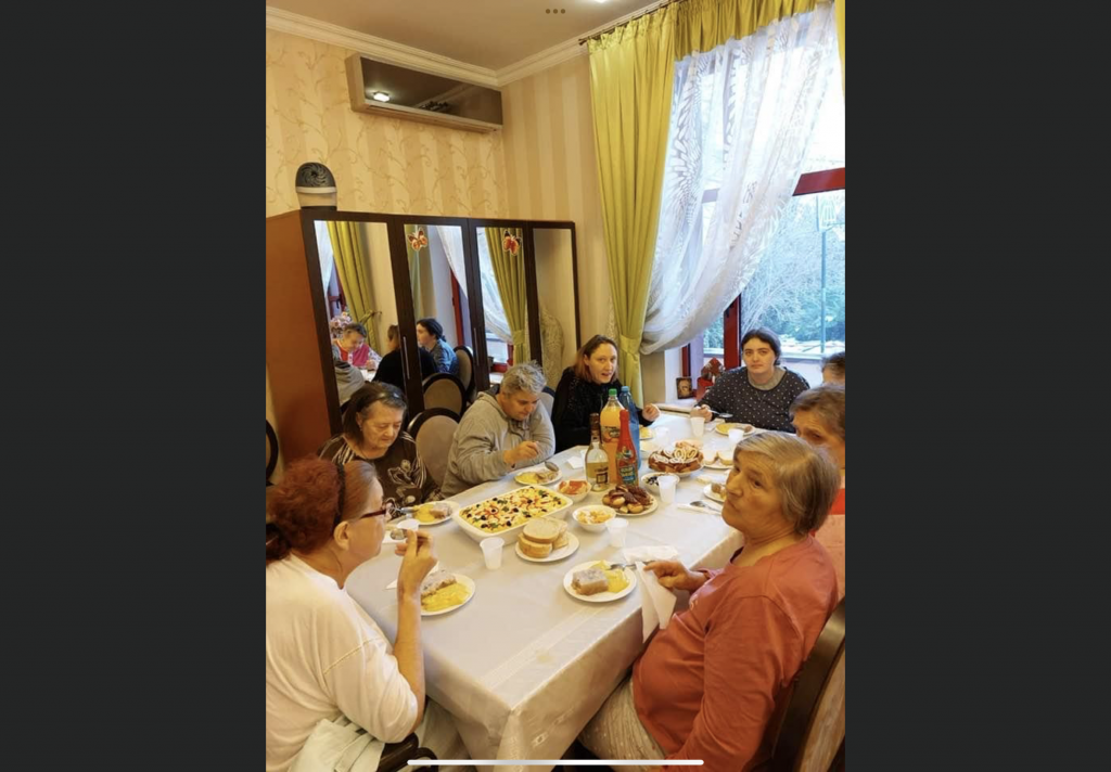 31843483-1DF7-46AD-BC6B-ADF766897258