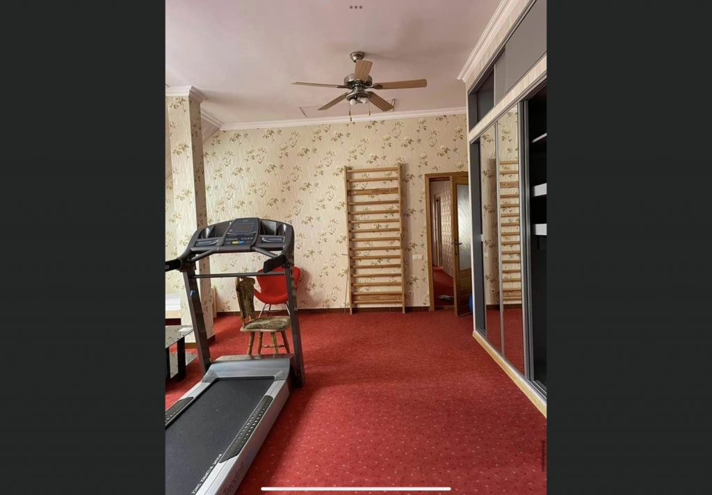 774BFF2C-617B-4A39-8B67-69265D5271AE